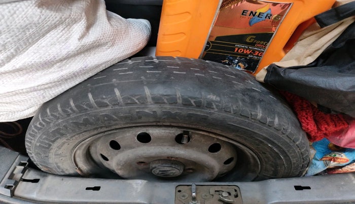 2010 Maruti Wagon R 1.0 LXI, Petrol, Manual, 1,08,164 km, tyre