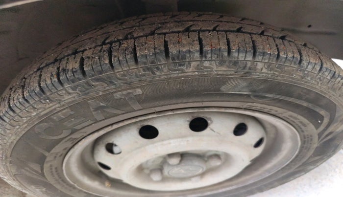 2010 Maruti Wagon R 1.0 LXI, Petrol, Manual, 1,08,164 km, tyre