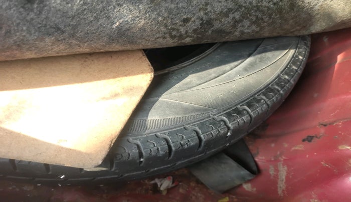 2012 Maruti Alto LXI, Petrol, Manual, 1,05,586 km, tyre