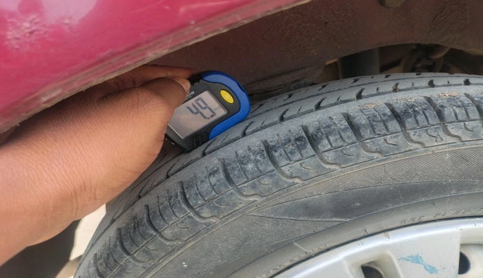 2012 Maruti Alto LXI, Petrol, Manual, 1,05,586 km, tyre