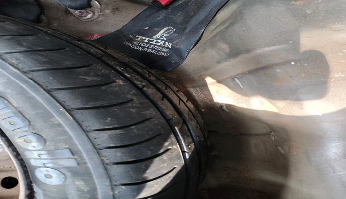 2011 Maruti Wagon R 1.0 VXI, Petrol, Manual, 82,283 km, tyre