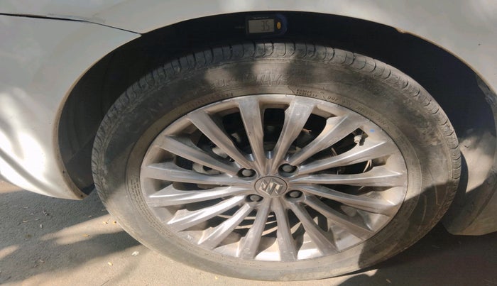 2017 Maruti Ciaz ALPHA DIESEL 1.3, Diesel, Manual, 1,16,591 km, tyre