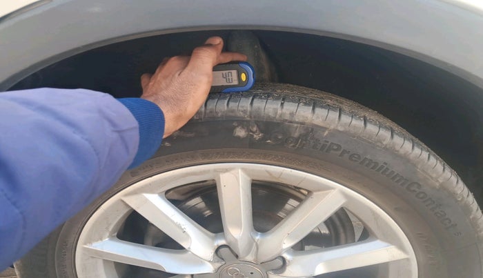 2013 Audi Q3 2.0 TDI QUATTRO, Diesel, Automatic, 1,32,626 km, tyre