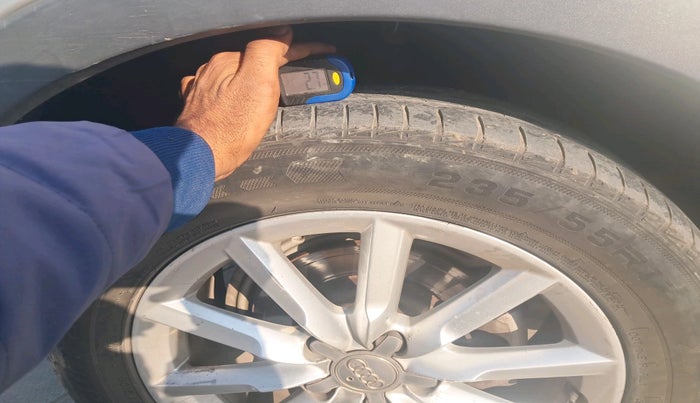 2013 Audi Q3 2.0 TDI QUATTRO, Diesel, Automatic, 1,32,626 km, tyre