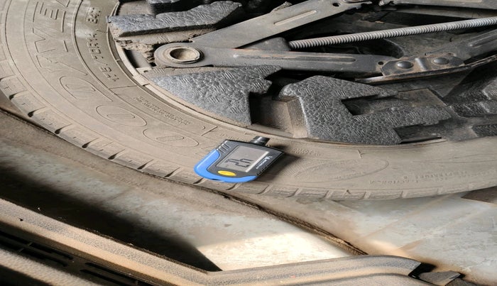 2017 Volkswagen Ameo COMFORTLINE 1.5L, Diesel, Manual, 1,24,958 km, tyre