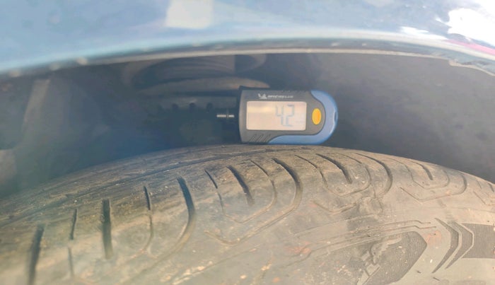 2017 Volkswagen Ameo COMFORTLINE 1.5L, Diesel, Manual, 1,24,958 km, tyre