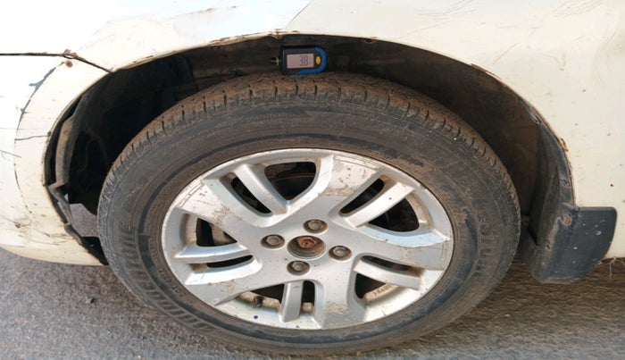 2013 Maruti Swift Dzire ZDI, Diesel, Manual, 1,22,033 km, tyre