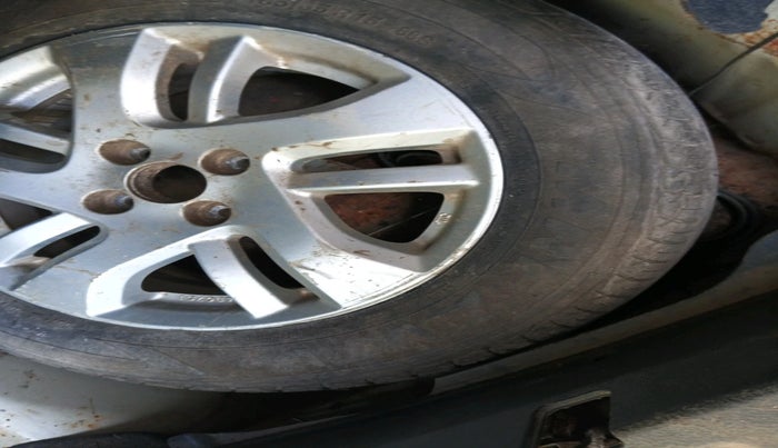 2013 Maruti Swift Dzire ZDI, Diesel, Manual, 1,22,033 km, tyre