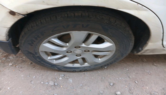 2013 Maruti Swift Dzire ZDI, Diesel, Manual, 1,22,033 km, tyre