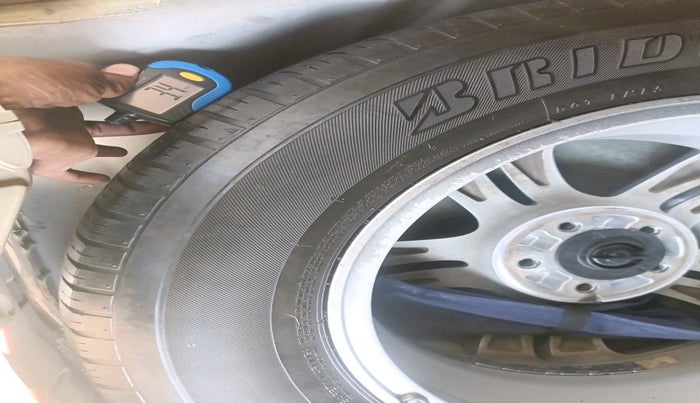 2010 Honda CRV 2.0L 2WD MT, Petrol, Manual, 84,724 km, tyre