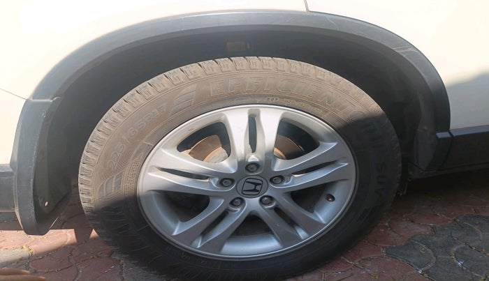 2010 Honda CRV 2.0L 2WD MT, Petrol, Manual, 84,724 km, tyre