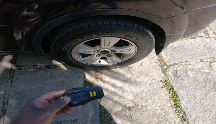 2015 Mahindra XUV500 W8, Diesel, Manual, 62,000 km, tyre