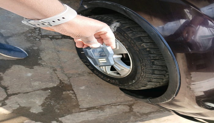 2015 Mahindra XUV500 W8, Diesel, Manual, 62,000 km, tyre