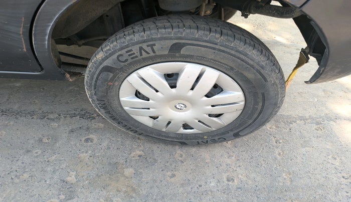 2023 Maruti Alto VXI, Petrol, Manual, 48,659 km, tyre