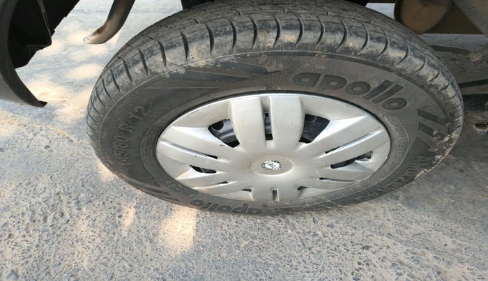 2023 Maruti Alto VXI, Petrol, Manual, 48,659 km, tyre