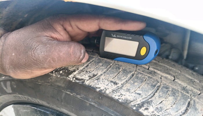 2025 Tata Tiago XTA PETROL, Petrol, Automatic, 1,568 km, tyre