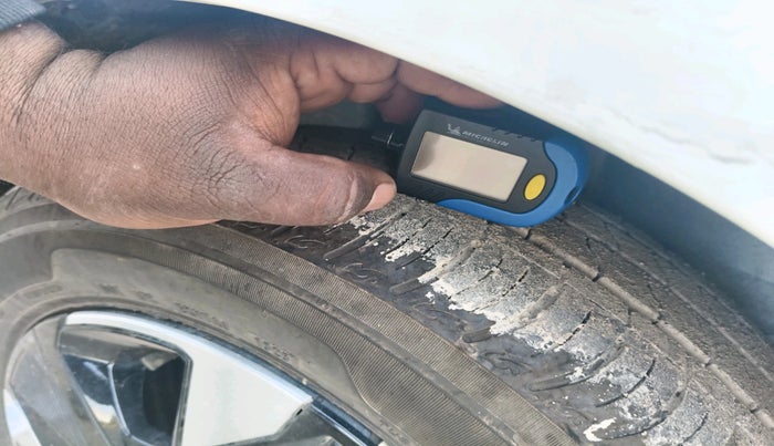 2025 Tata Tiago XTA PETROL, Petrol, Automatic, 1,568 km, tyre