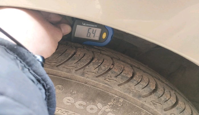 2011 Hyundai Verna FLUIDIC 1.6 VTVT EX, Petrol, Manual, 1,27,118 km, tyre