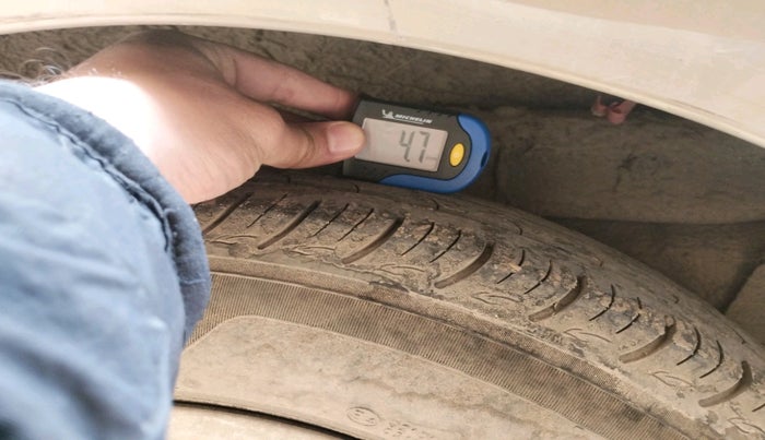 2011 Hyundai Verna FLUIDIC 1.6 VTVT EX, Petrol, Manual, 1,27,118 km, tyre