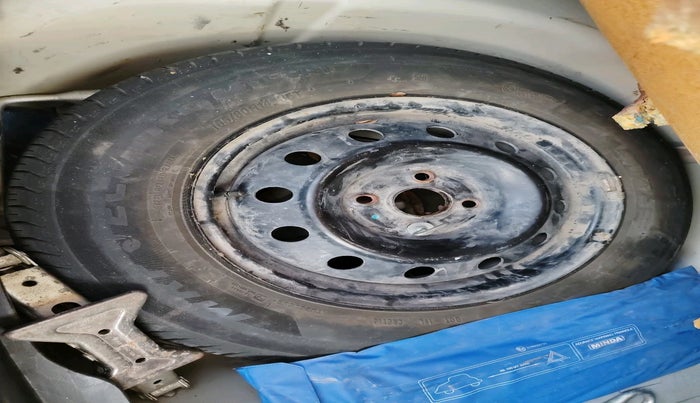 2014 Maruti Swift Dzire VXI, Petrol, Manual, 63,383 km, tyre