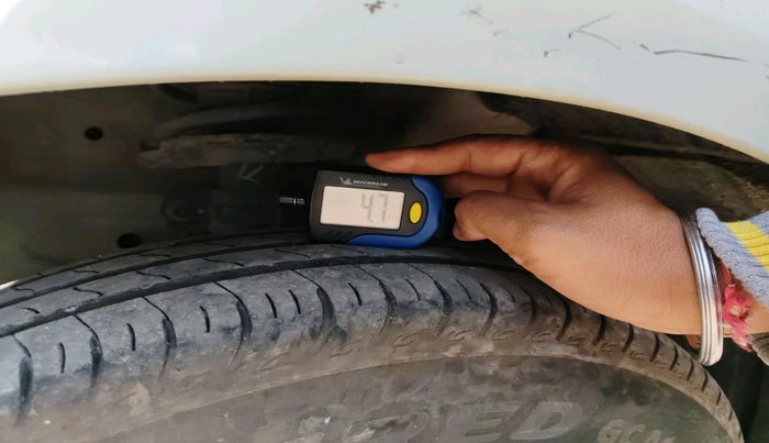 2014 Maruti Swift Dzire VXI, Petrol, Manual, 63,383 km, tyre