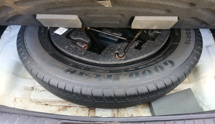 2018 Hyundai Creta E PLUS 1.4 DIESEL, Diesel, Manual, 1,07,541 km, tyre