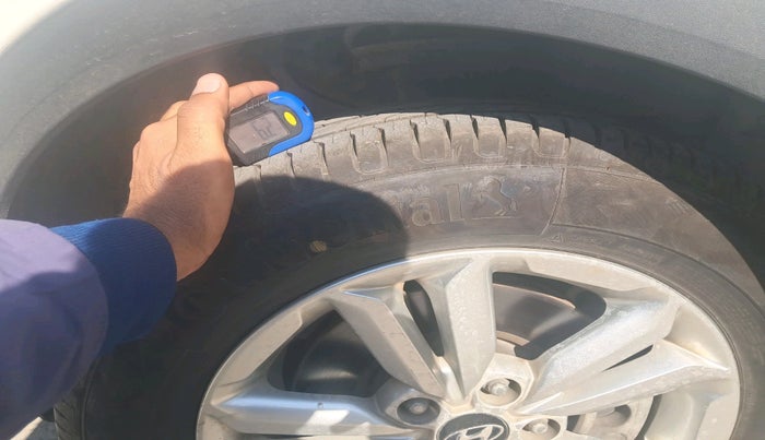 2015 Hyundai Creta SX PLUS 1.6 PETROL, Petrol, Manual, 48,997 km, tyre