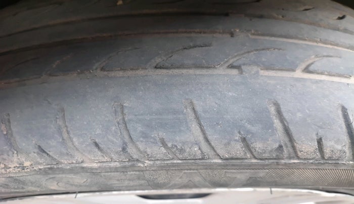 2011 Honda City 1.5L I-VTEC S MT, Petrol, Manual, 2,08,036 km, tyre