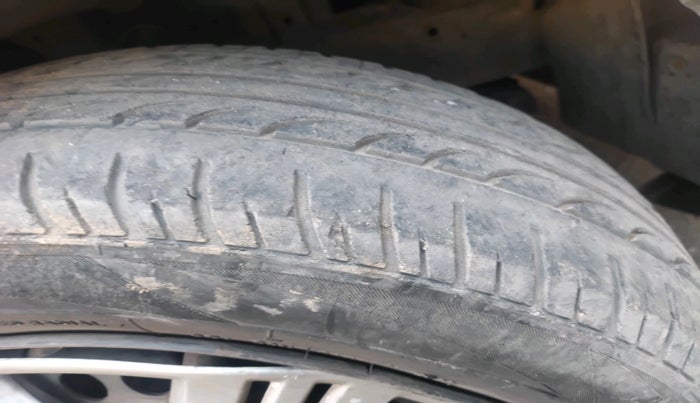 2011 Honda City 1.5L I-VTEC S MT, Petrol, Manual, 2,08,036 km, tyre