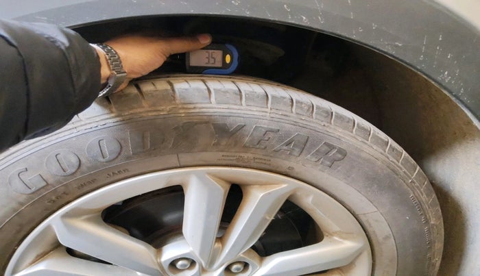 2017 Hyundai Creta SX PLUS 1.6 PETROL, Petrol, Manual, 20,993 km, tyre