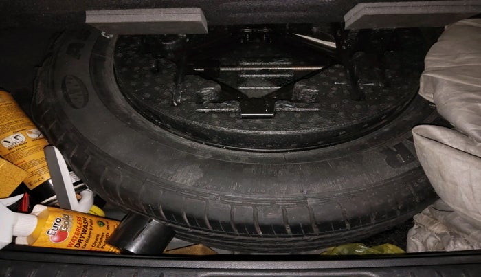 2017 Hyundai Creta SX PLUS 1.6 PETROL, Petrol, Manual, 20,993 km, tyre