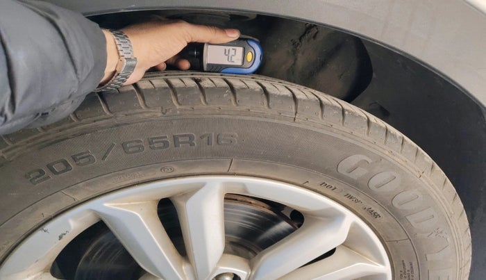 2017 Hyundai Creta SX PLUS 1.6 PETROL, Petrol, Manual, 20,993 km, tyre