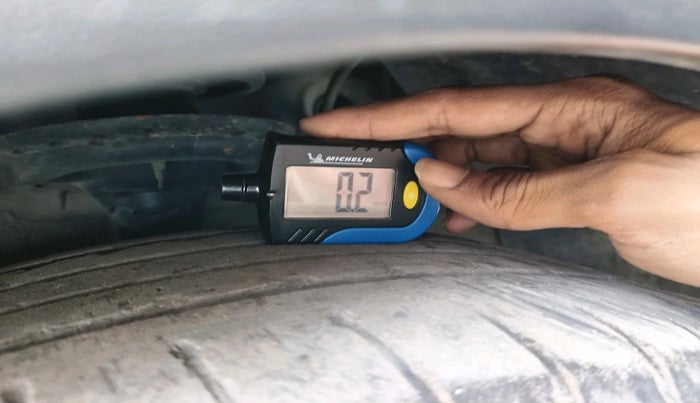 2016 Hyundai Creta SX PLUS 1.6 PETROL, Petrol, Manual, 1,00,202 km, tyre