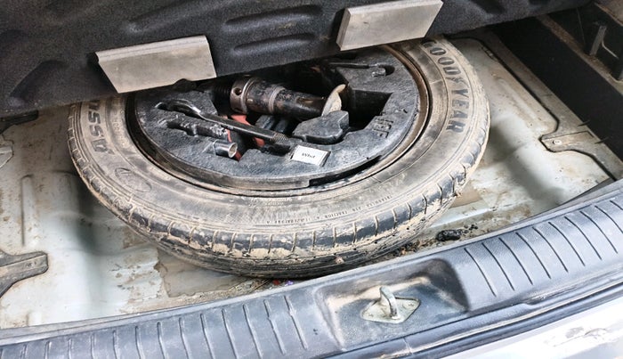 2016 Hyundai Creta SX PLUS 1.6 PETROL, Petrol, Manual, 1,00,202 km, tyre