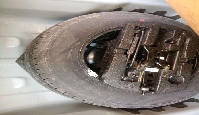 2022 Skoda SLAVIA AMBITION 1.0L TSI MT, Petrol, Manual, 1,37,039 km, tyre