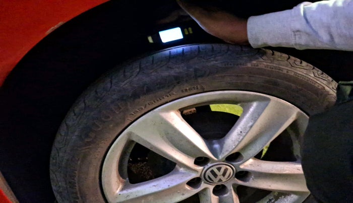 2014 Volkswagen Cross Polo HIGHLINE TDI, Diesel, Manual, 1,29,811 km, tyre