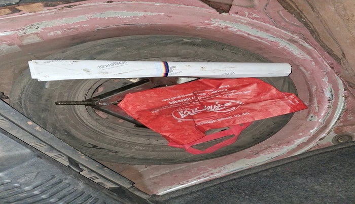 2014 Volkswagen Cross Polo HIGHLINE TDI, Diesel, Manual, 1,29,811 km, tyre