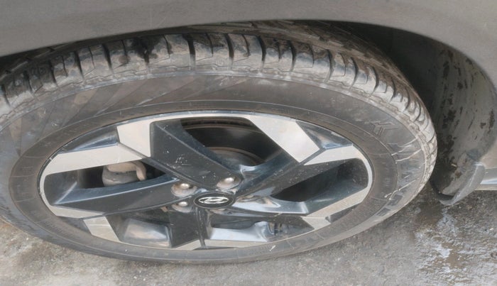 2021 Hyundai ALCAZAR PLATINUM(O) 6STR 1.5 AT, Diesel, Automatic, 56,940 km, tyre