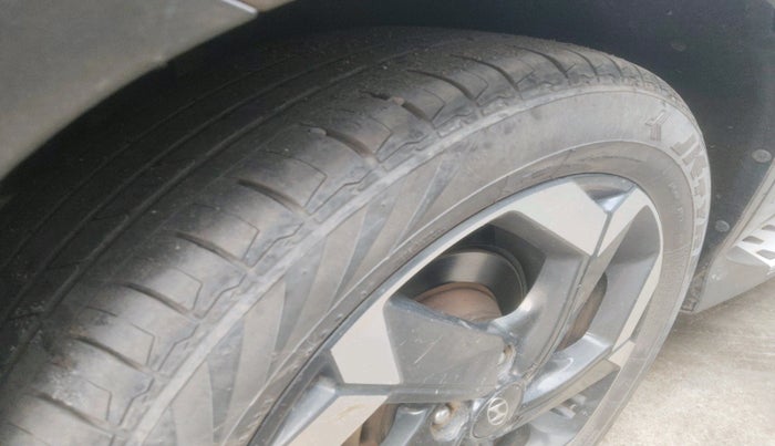 2021 Hyundai ALCAZAR PLATINUM(O) 6STR 1.5 AT, Diesel, Automatic, 56,940 km, tyre