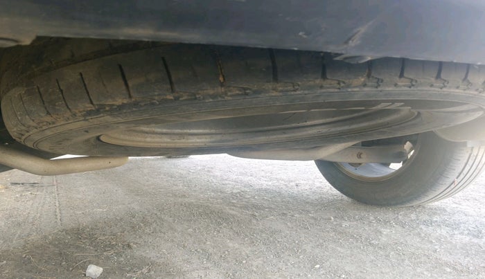 2018 Mahindra XUV500 W11, Diesel, Manual, 2,01,853 km, tyre