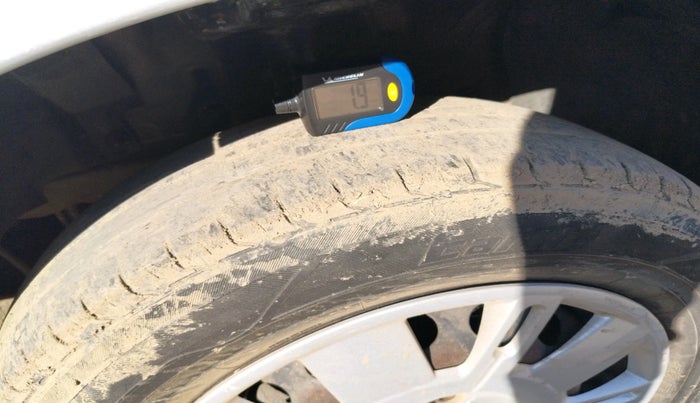 2014 Fiat Linea CLASSIC 1.4 L, Petrol, Manual, 54,827 km, tyre