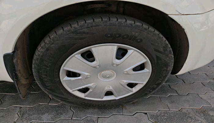 2012 Ford Classic LXI 1.4 DIESEL, Diesel, Manual, 2,27,302 km, tyre