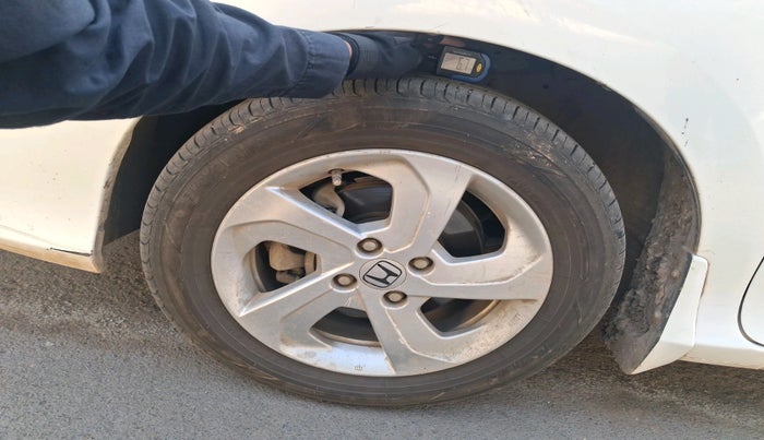 2015 Honda City 1.5L I-DTEC V, Diesel, Manual, 65,887 km, tyre