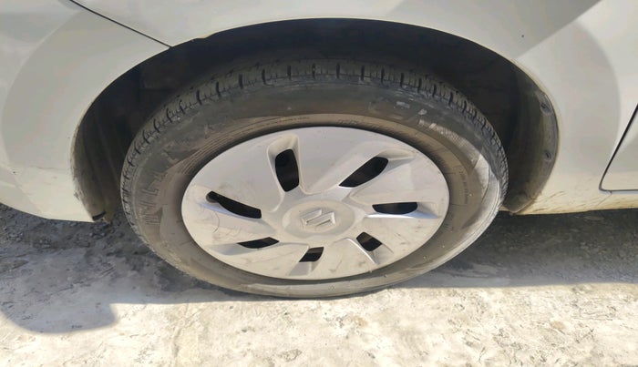 2014 Maruti Celerio VXI, Petrol, Manual, 1,02,465 km, tyre