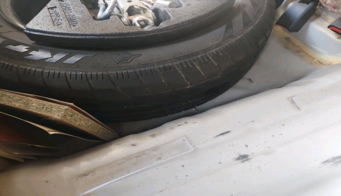 2014 Maruti Celerio VXI, Petrol, Manual, 1,02,465 km, tyre