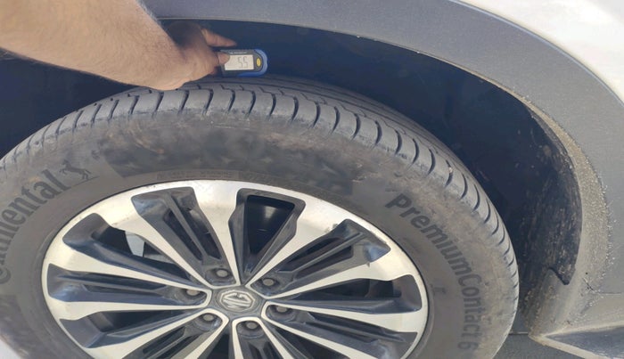 2020 MG GLOSTER SHARP 7 STR 2.0 TWIN TURBO 4WD, Diesel, Automatic, 1,31,000 km, tyre