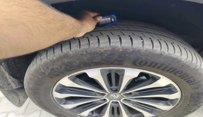 2020 MG GLOSTER SHARP 7 STR 2.0 TWIN TURBO 4WD, Diesel, Automatic, 1,31,000 km, tyre