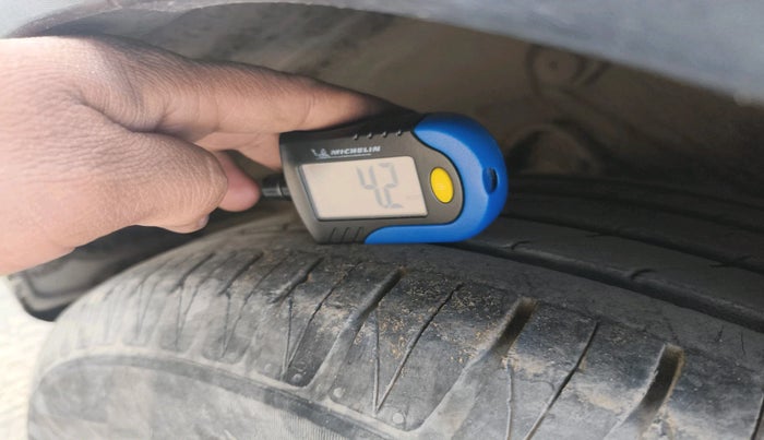 2023 KIA SONET HTX 1.5 AT, Diesel, Automatic, 38,585 km, tyre