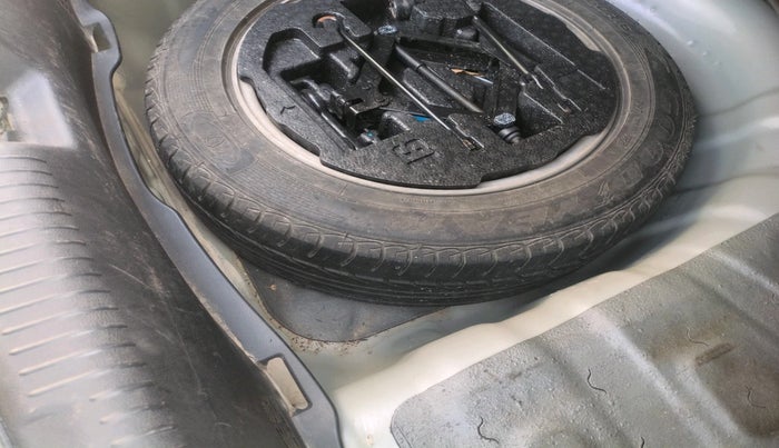 2015 Hyundai New Elantra 1.8 SX MT VTVT, Petrol, Manual, 72,146 km, tyre