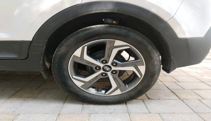 2018 Hyundai Creta SX AT 1.6 PETROL, Petrol, Automatic, 74,329 km, tyre